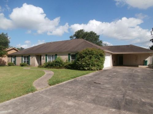 1901 Greenbriar Ave, Orange, TX 77632-4547