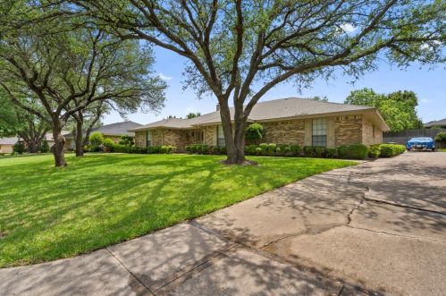 4417 Willow Way Rd, Fort Worth, TX 76133-6730