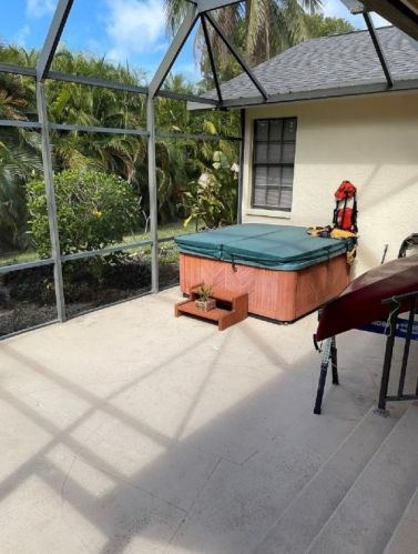 204 Clyburn St, Marco Island FL  34145-4682 exterior