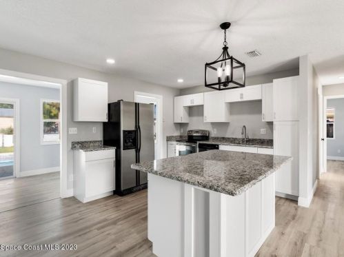 1509 Polynesian Ln, Sebastian FL  32958-6535 exterior