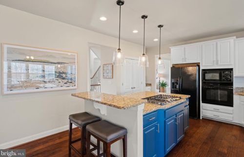 15340 Wits End Dr, Woodbridge VA  22193-5889 exterior