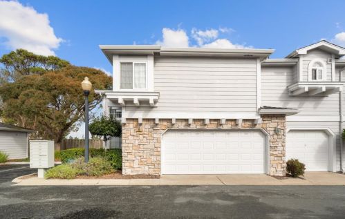 23 Outlook Cir, Pacifica CA  94044-2146 exterior