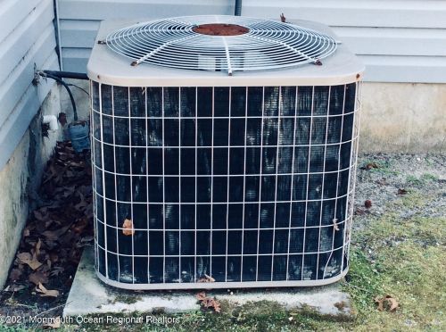 165 Huntley Ave, Berkeley Township NJ  08721-1351 exterior