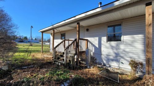 300 Baxtertown Rd, Fishkill NY  12524-2714 exterior