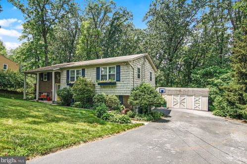 1441 Bradley Ave, Hummelstown, PA 17036-9149