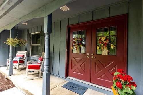 6303 Fork Rd, Cincinnati, OH 45247-5703