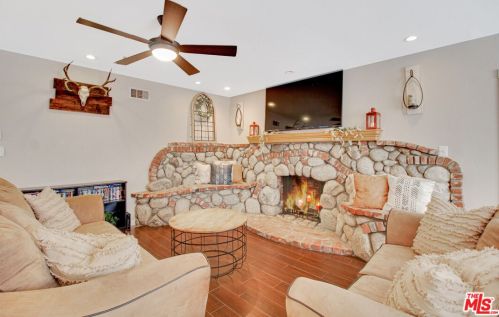 840 Moffatt Cir, Simi Valley CA  93065-5633 exterior