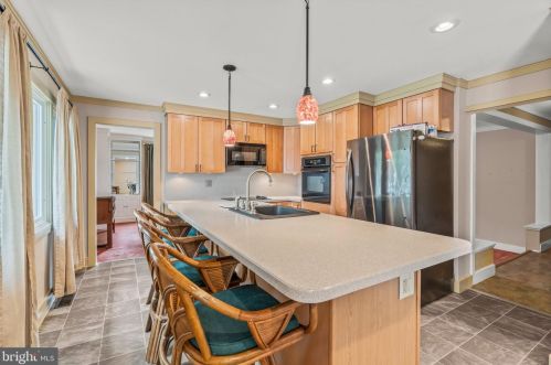 701 Parry Blvd, Riverton NJ  08077-3938 exterior