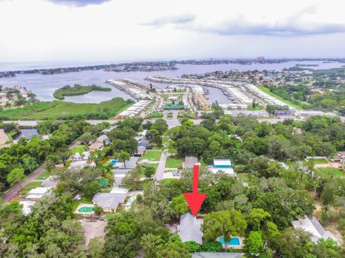11225 52nd Ave, Saint Petersburg, FL 33708-2925