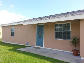965 Beach Ln, Sebastian, FL 32958-5303