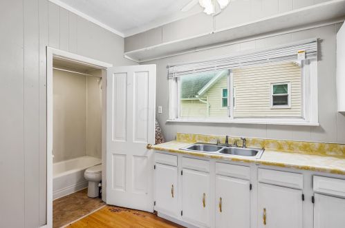 261 Elm St, Marion OH  43302-4218 exterior