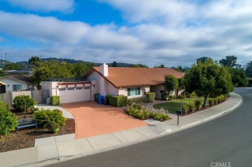 203 Oro Dr, Pismo Beach, CA 93420-2839