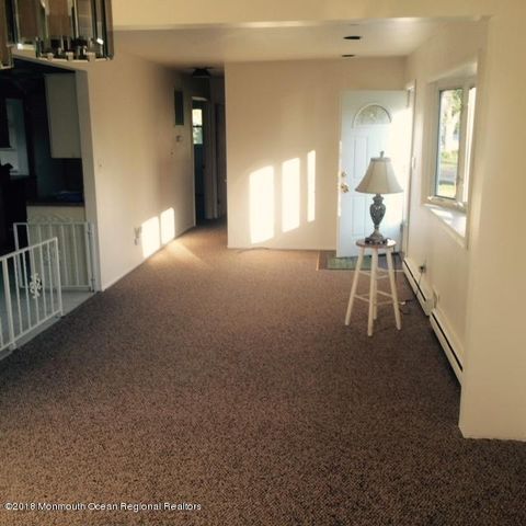 220 Ashwood Dr, Bricktown, NJ 08723-3304