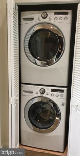 1436 Wisconsin Ave, Washington DC 20007-2827 exterior