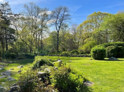 282 Joshuatown Rd, Lyme CT  06371-3035 exterior