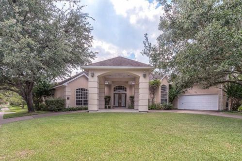 18 Prospect Pl, Bellaire, TX 77401-4720