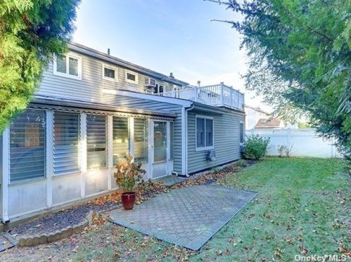 2534 Sawmill Rd, North Bellmore NY  11710-2322 exterior