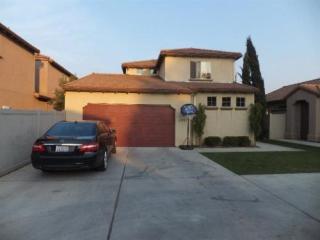1907 Roby Ave, Porterville, CA 93257-5239