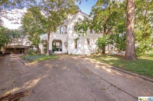 501 Vine St, Victoria TX exterior