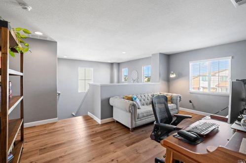 7018 Westminster Ct, Vacaville CA  95687-8254 exterior