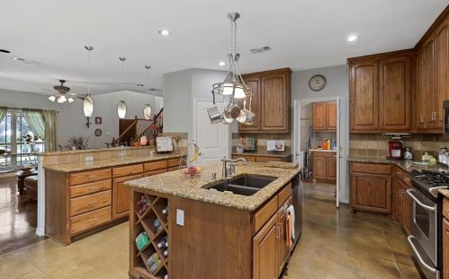 707 Main St, Waxahachie TX  75165-3233 exterior