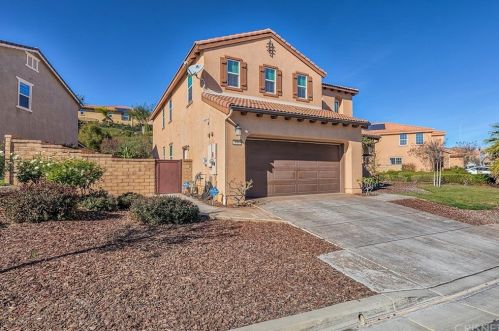24305 La Montura Dr, Santa Clarita, CA 91354-3072