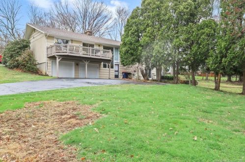 48 Clarion Pl, Bridgeport, CT 06611-3221