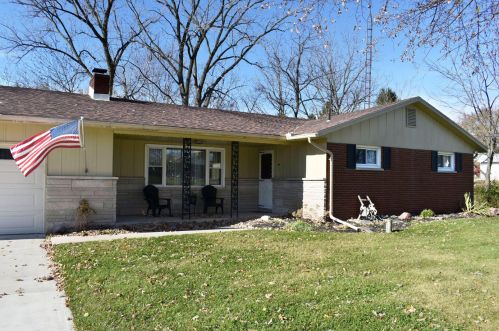 2095 Perkins Dr, Springfield OH 45505-3523 exterior