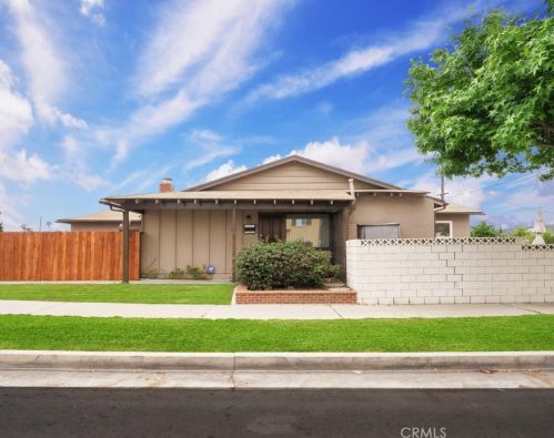 1303 214th St, Torrance, CA 90501-3006