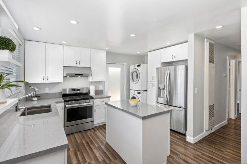 5571 Bergen St, San Diego, CA 92117-2329