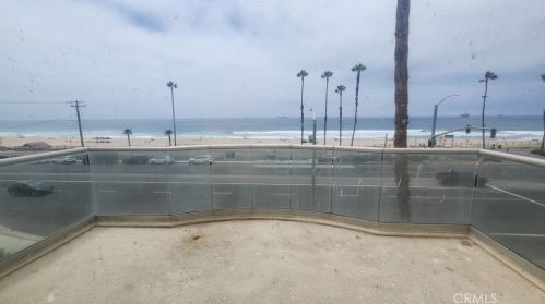 2212 Pacific Coast Hwy, Huntington Beach CA  92648-3958 exterior