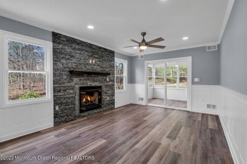 2 Taylor Ct, Lakewood NJ  08701-7317 exterior