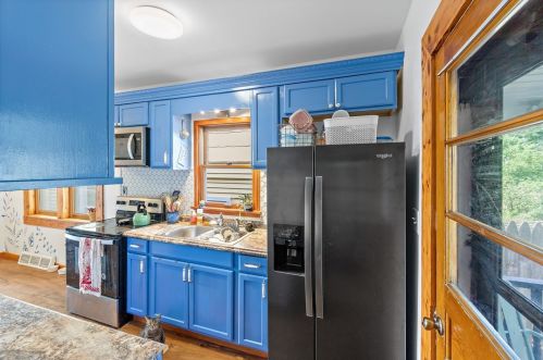 1806 Freeport Rd, New Kensington PA  15068-4004 exterior