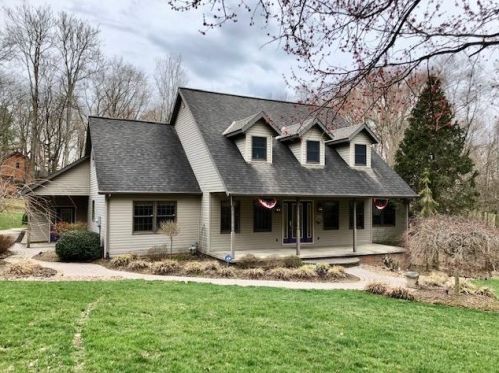 2640 Kenlo Woods Dr, Nashport, OH 43830-9756