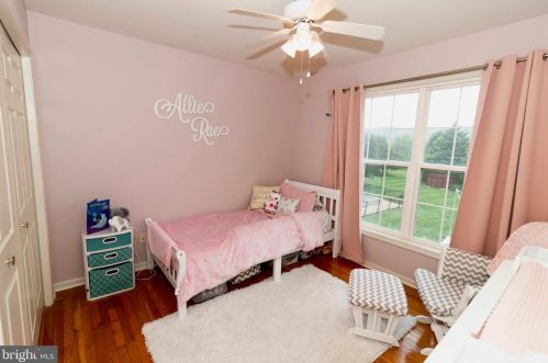 12 Bittersweet Dr, Cochranville PA  19330-1406 exterior