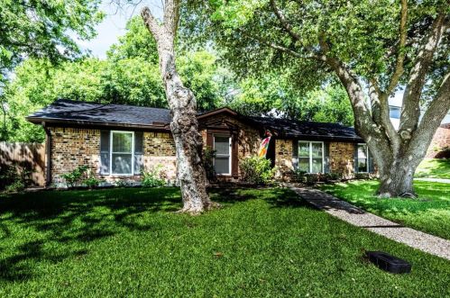 2011 Avenue, Huntsville, TX 77340-5137