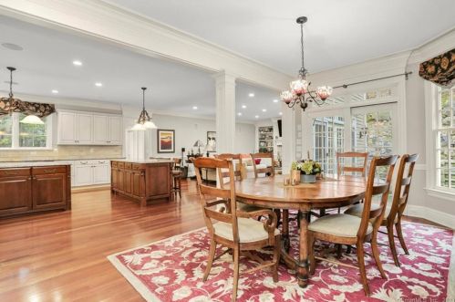 77 Tackora Trl, Ridgefield CT  06877-3028 exterior