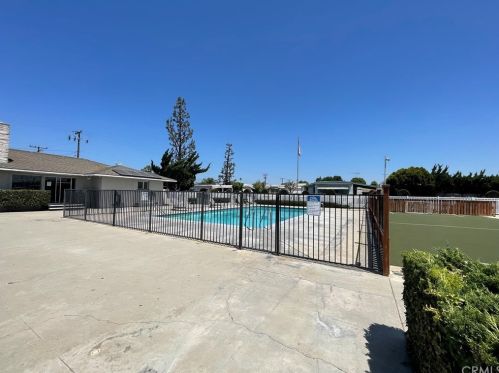 16600 Orange Ave, Paramount CA  90723-5353 exterior