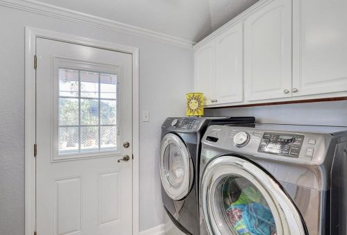 2801 Dominique Dr, Galveston TX 77551-1570 exterior