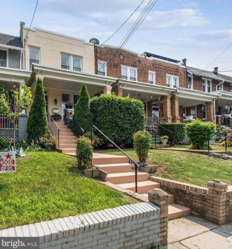 627 Franklin St, Washington, DC 20017-1319