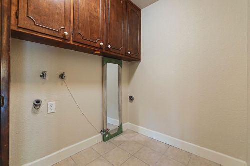613 Mayflower St, Modesto CA  95356-1411 exterior
