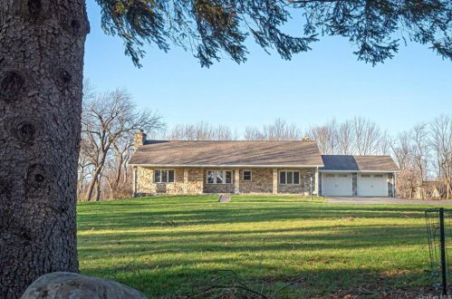 90 Onderdonk Rd, Warwick NY  10990-2939 exterior