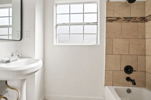 13327 Oleander Ave, Compton CA  90222-2641 exterior