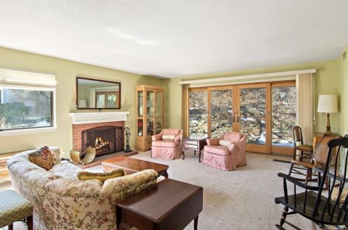 87 Heritage Hills Dr, Somers Town, NY
