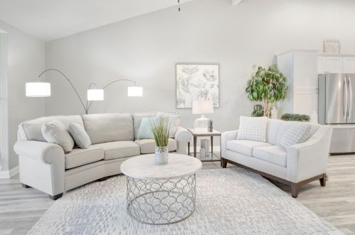 8324 107 Pl, Dyer IN  46373-8657 exterior