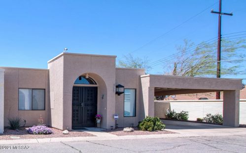8033 3rd St, Tucson, AZ 85710-2473