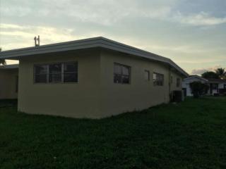 14721 Spur Dr, Miami, FL 33161-2038