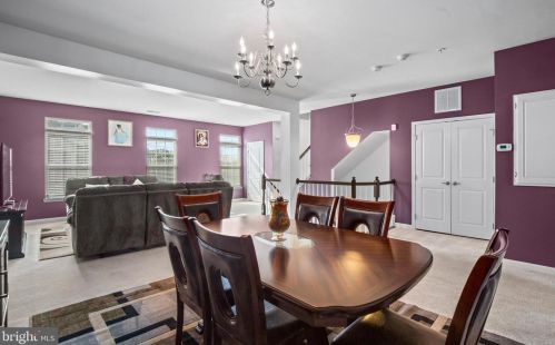 7366 Brunson Cir, Gainesville VA 20155 exterior