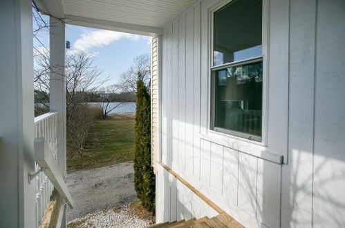 10 Maher Ct, Middletown RI  02840-4222 exterior