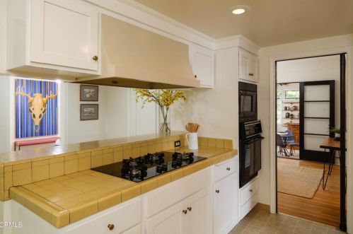 1765 Homewood Dr, Altadena CA  91001-2750 exterior